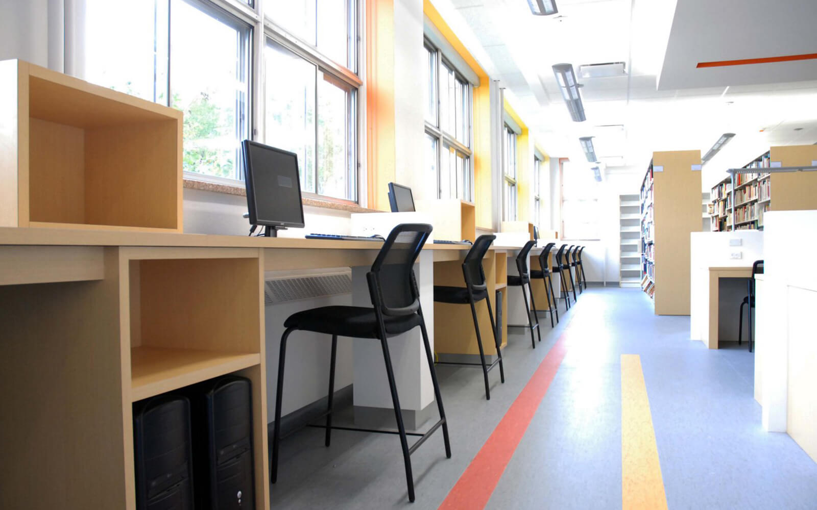 Aménagement bibliothèque institutionelle collègue André-Grasset