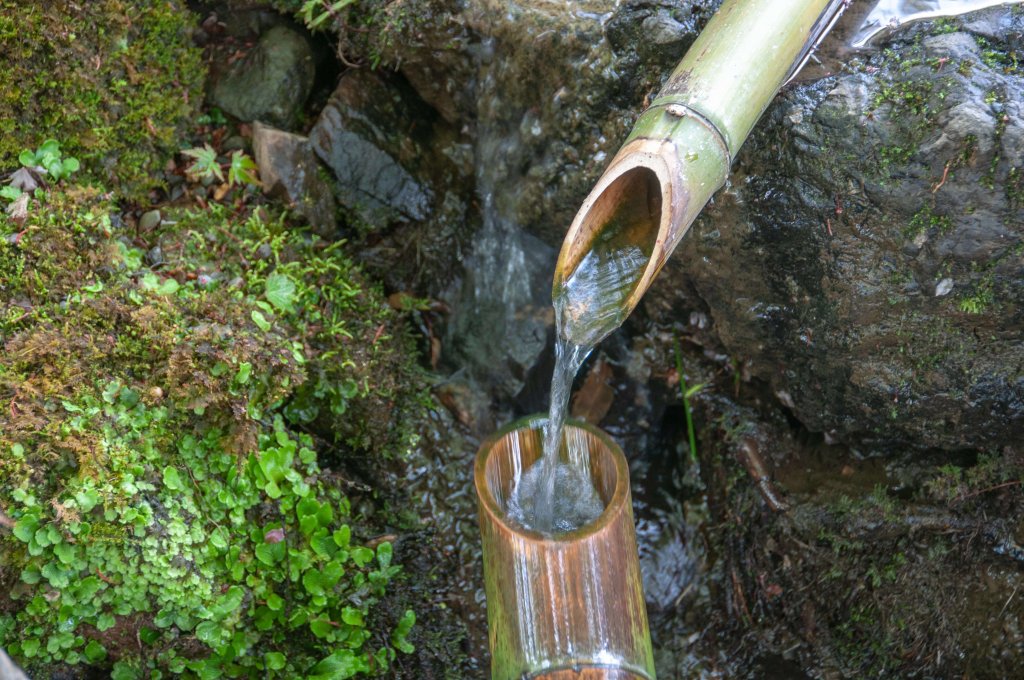 Canalisation en bambou au Japon